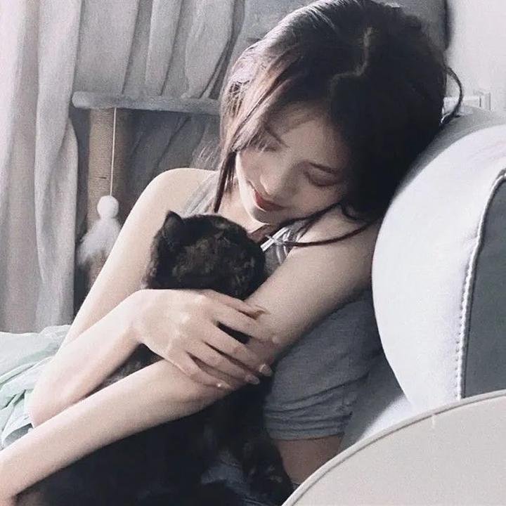 何班主和他的情人